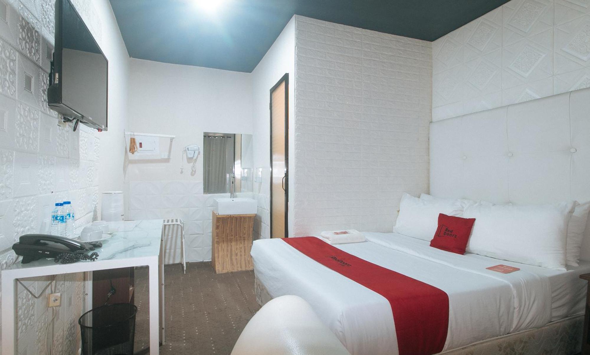 Reddoorz Premium At The Grand Peninsula Suites Balanga Exterior foto