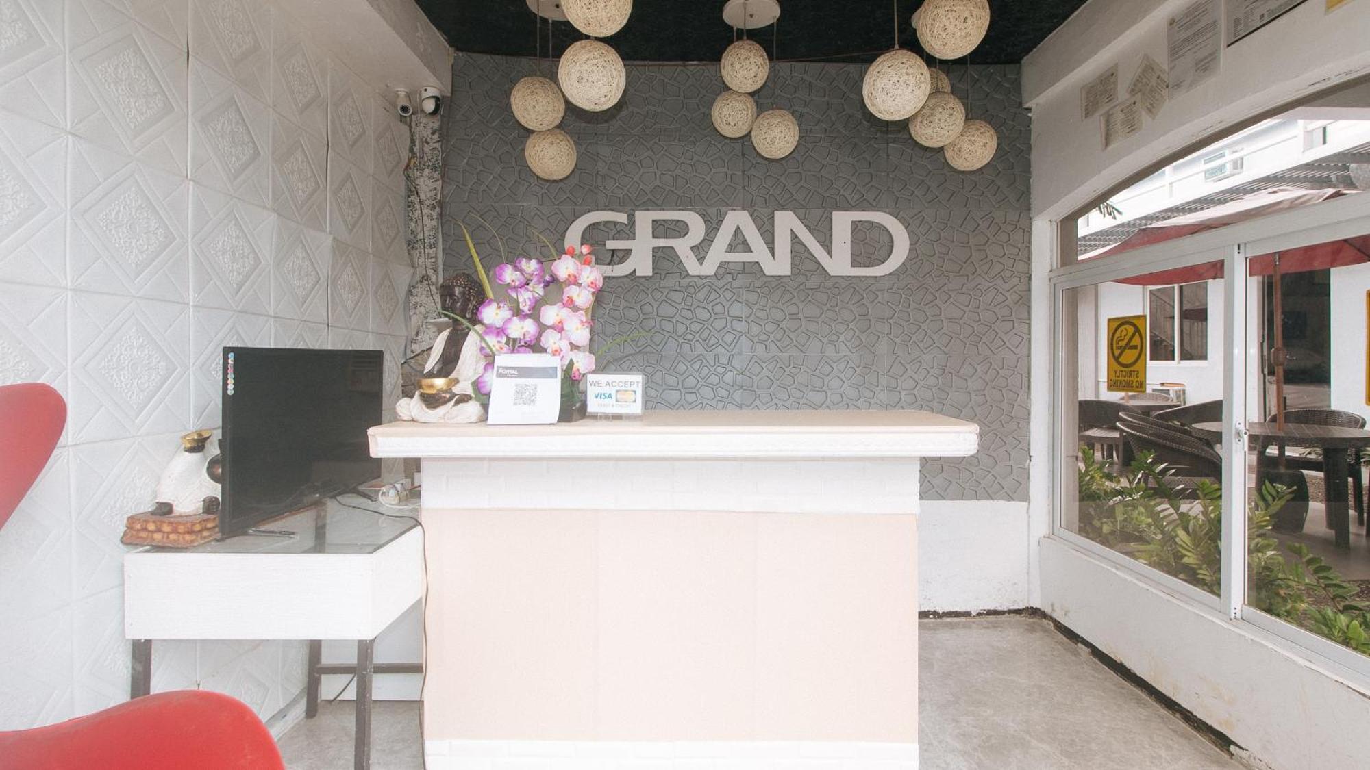 Reddoorz Premium At The Grand Peninsula Suites Balanga Exterior foto