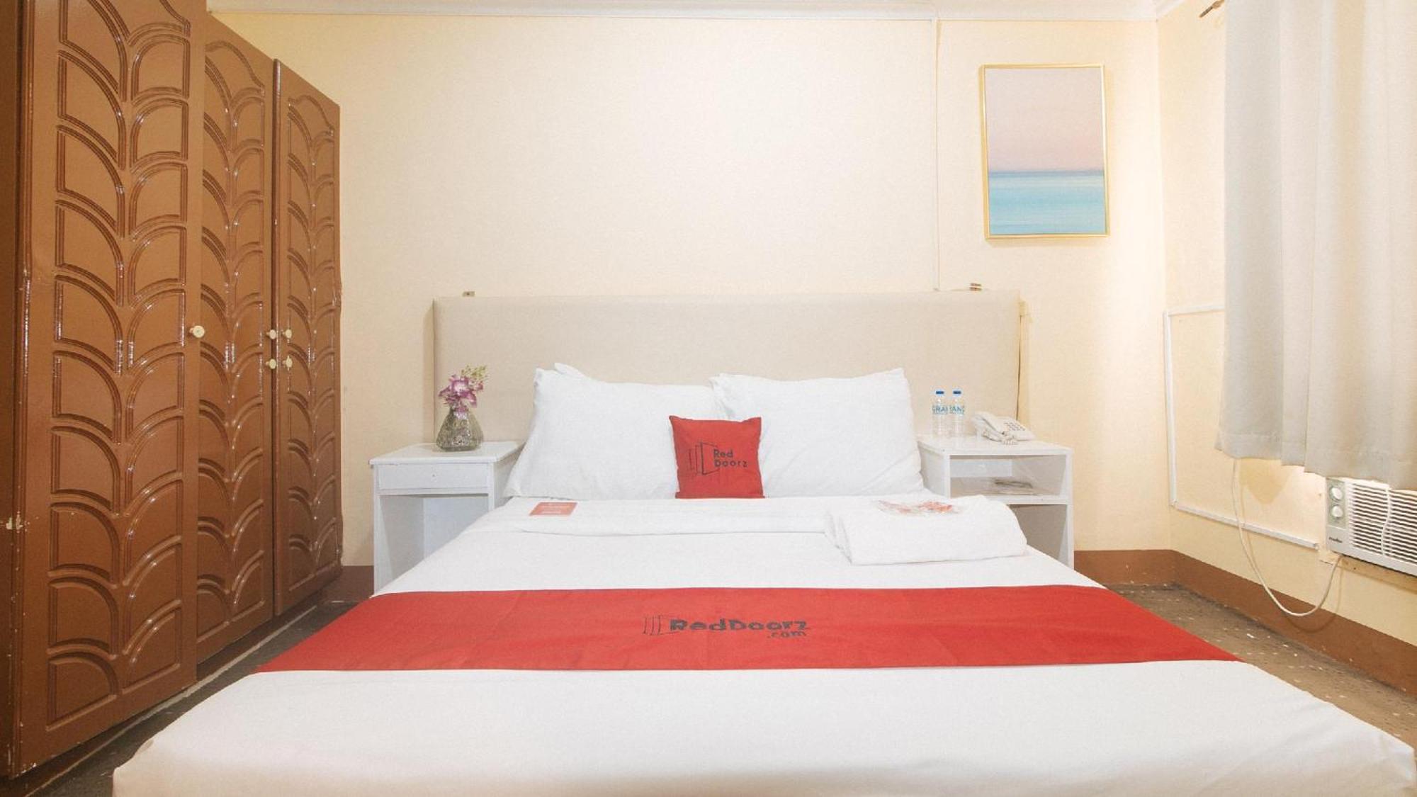 Reddoorz Premium At The Grand Peninsula Suites Balanga Exterior foto