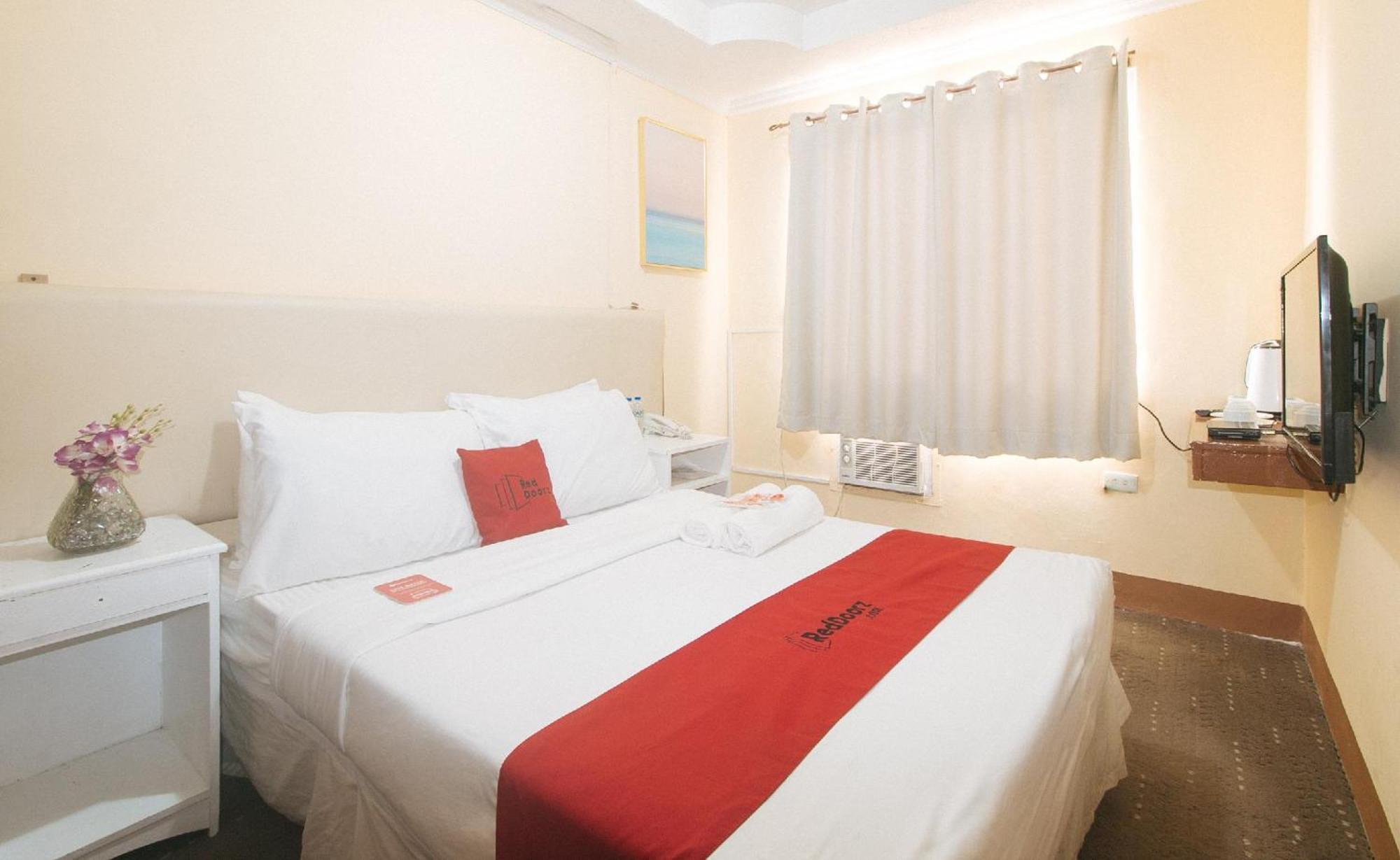 Reddoorz Premium At The Grand Peninsula Suites Balanga Exterior foto