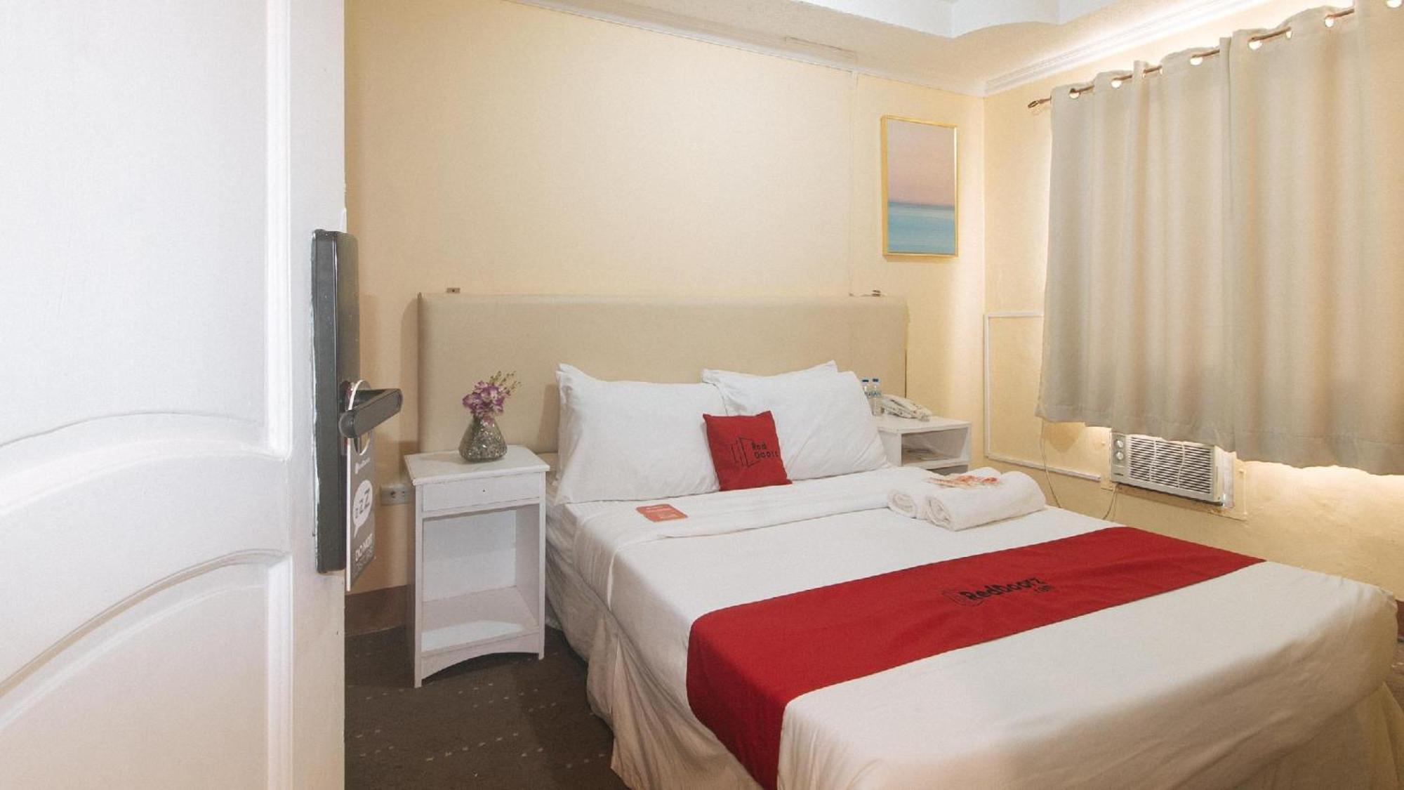 Reddoorz Premium At The Grand Peninsula Suites Balanga Exterior foto