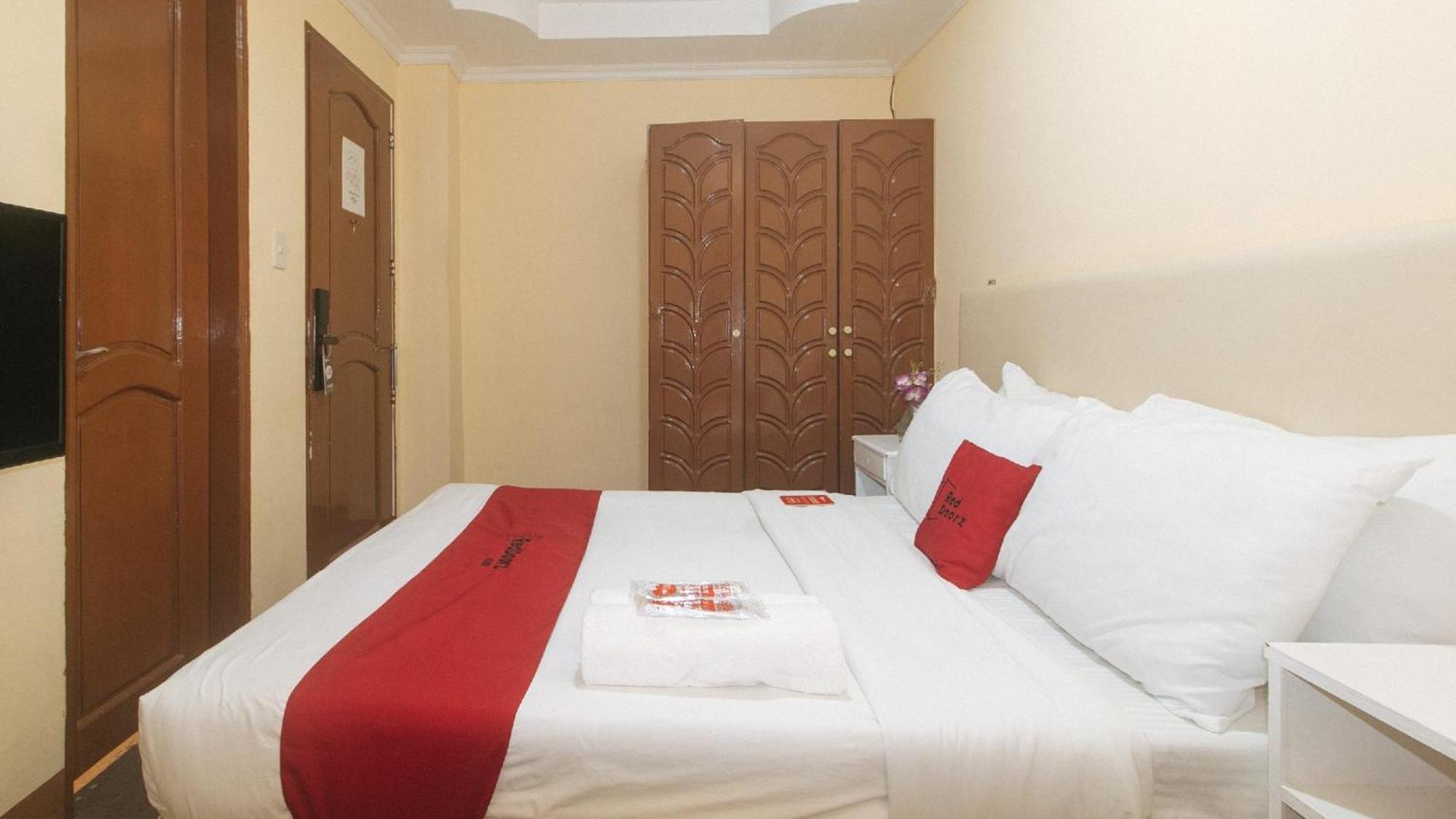 Reddoorz Premium At The Grand Peninsula Suites Balanga Exterior foto