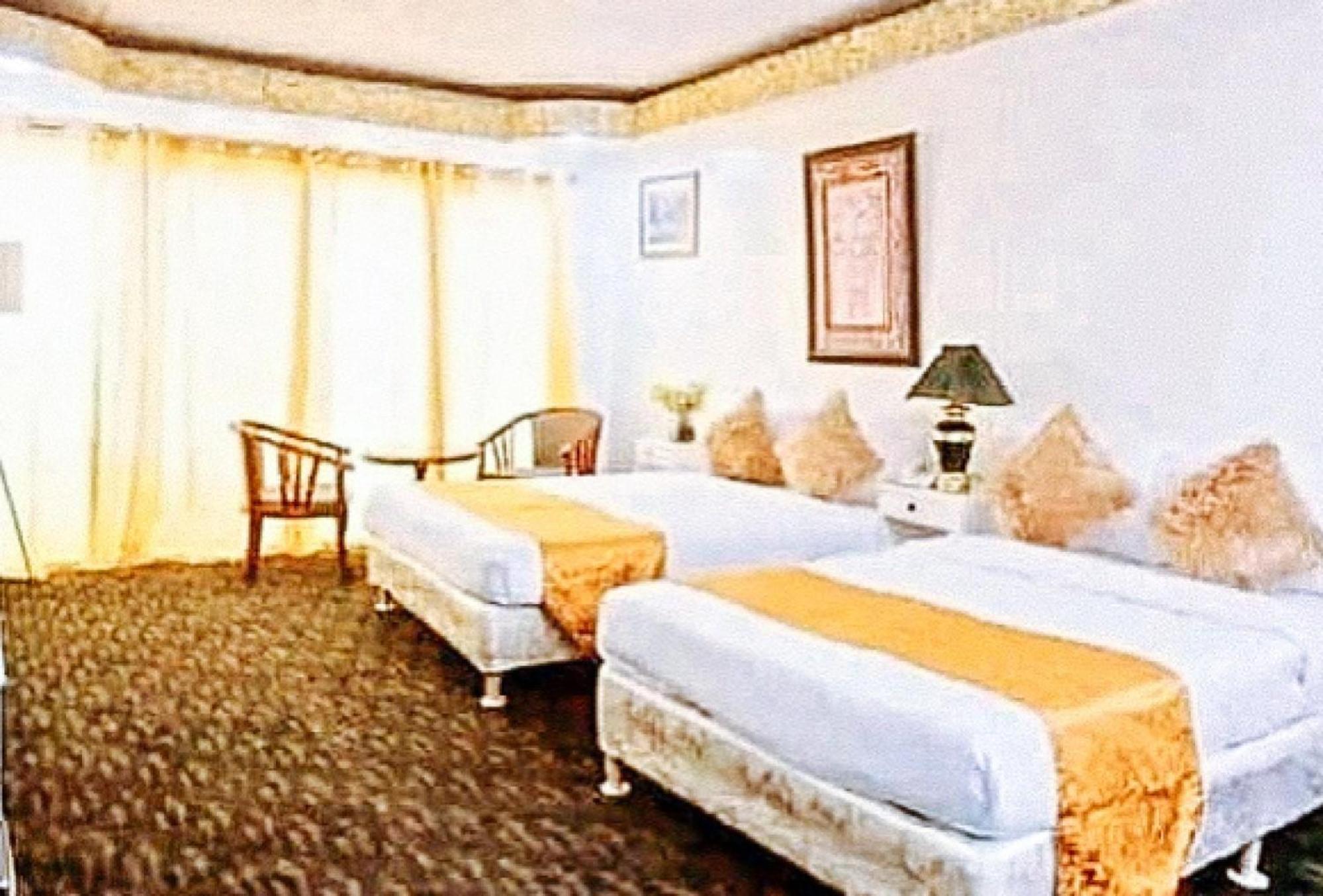 Reddoorz Premium At The Grand Peninsula Suites Balanga Exterior foto