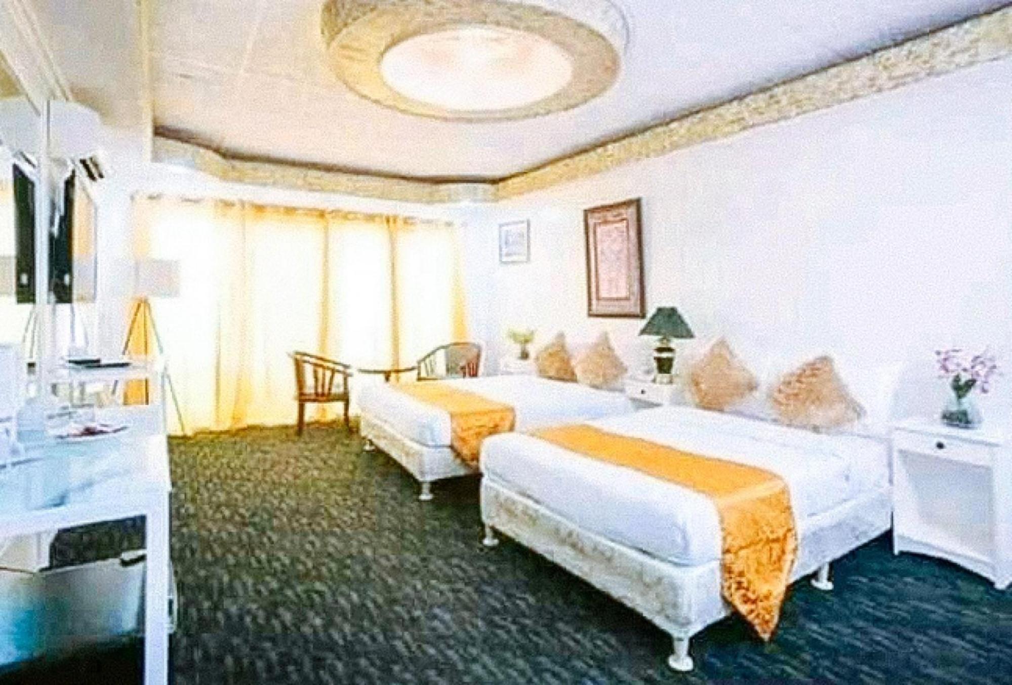 Reddoorz Premium At The Grand Peninsula Suites Balanga Exterior foto