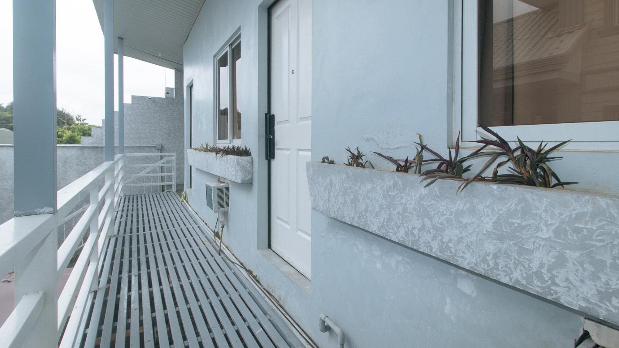 Reddoorz Premium At The Grand Peninsula Suites Balanga Exterior foto