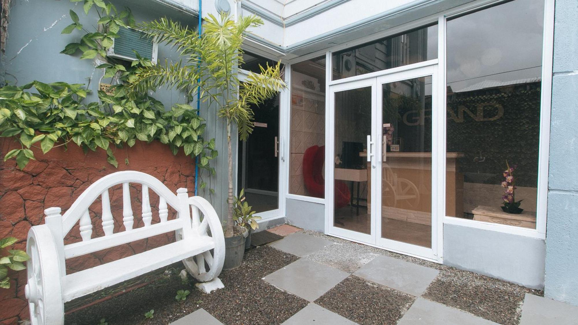 Reddoorz Premium At The Grand Peninsula Suites Balanga Exterior foto